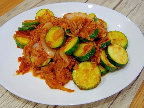 ご飯が進む!ズッキーニ コンソメケチャップ炒め